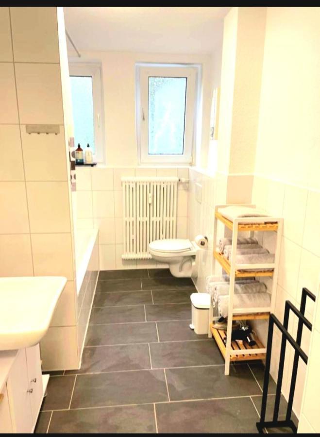 City Apartment Duisburg 2#Netflix &Wlan &Kingsize Bett & Kaffee Maschine & Central & 500M Innenhafen & 2 Min U Bahn Exterior foto