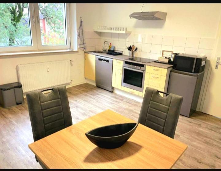 City Apartment Duisburg 2#Netflix &Wlan &Kingsize Bett & Kaffee Maschine & Central & 500M Innenhafen & 2 Min U Bahn Exterior foto